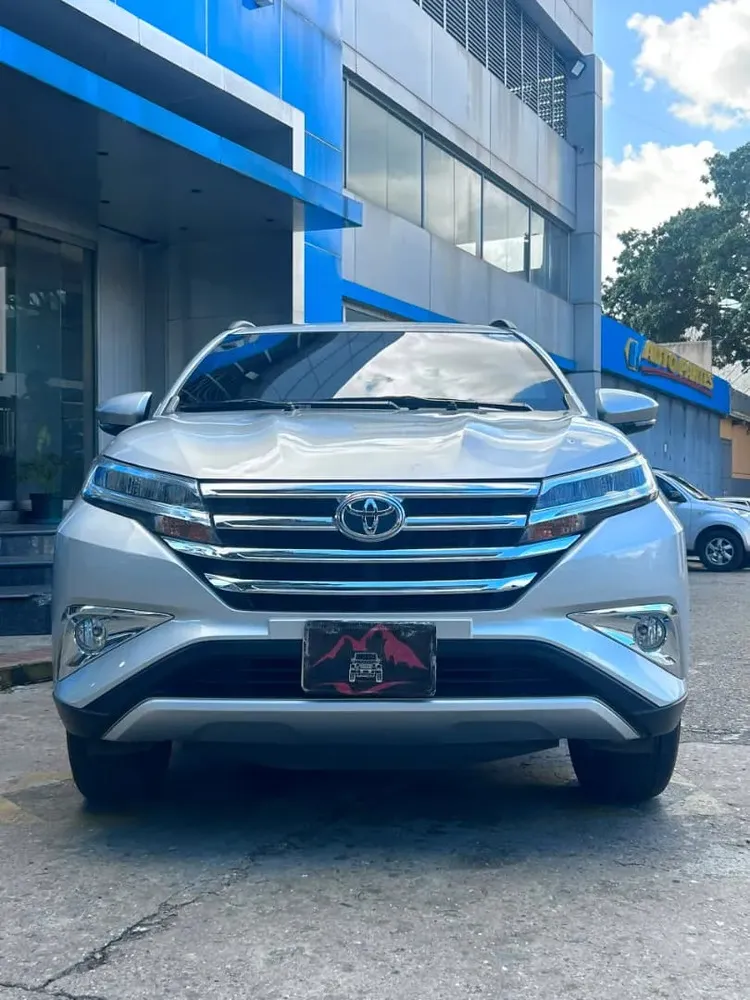 Vista 2 del vehículo: Toyota Rush