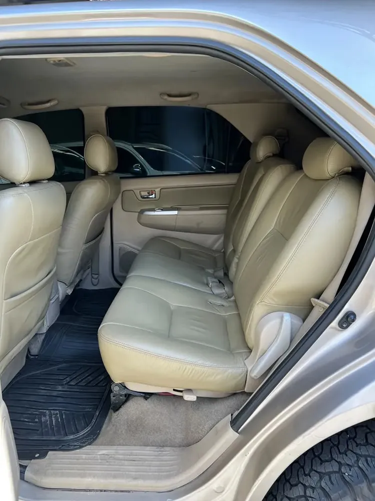 Vista 11 del vehículo: Toyota Fortuner