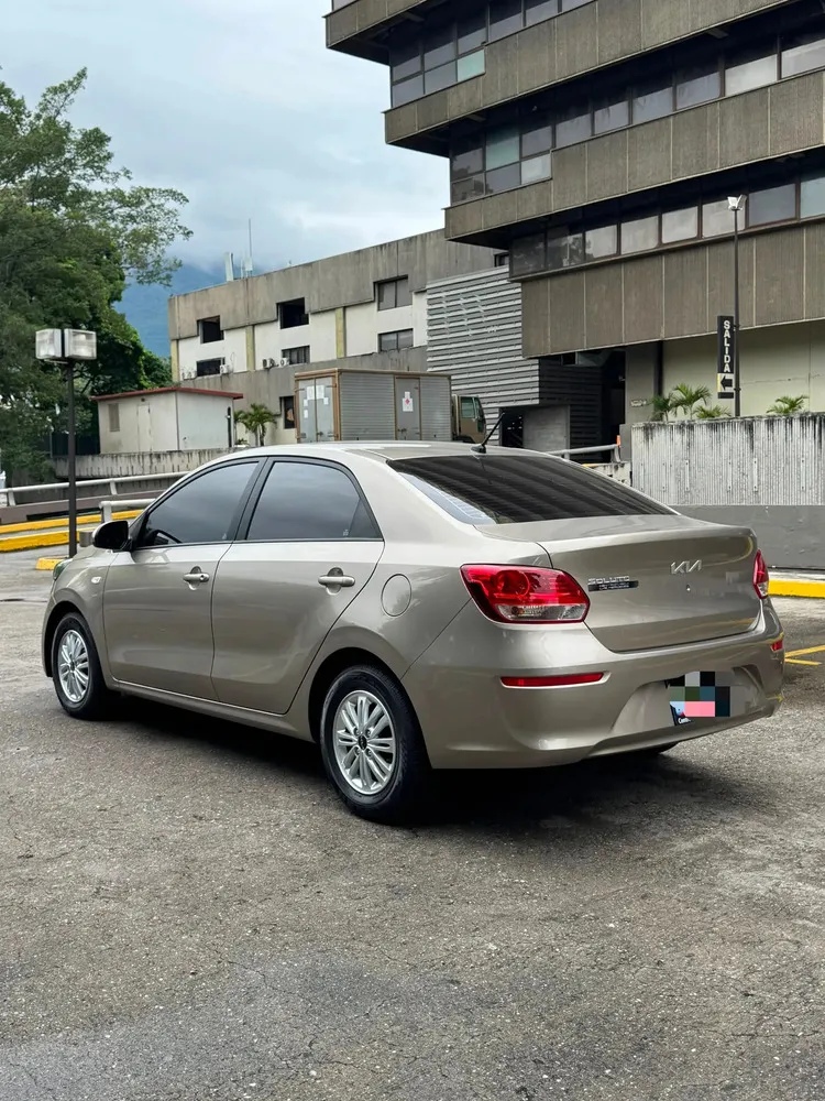 Vista 4 del vehículo: Kia Soluto