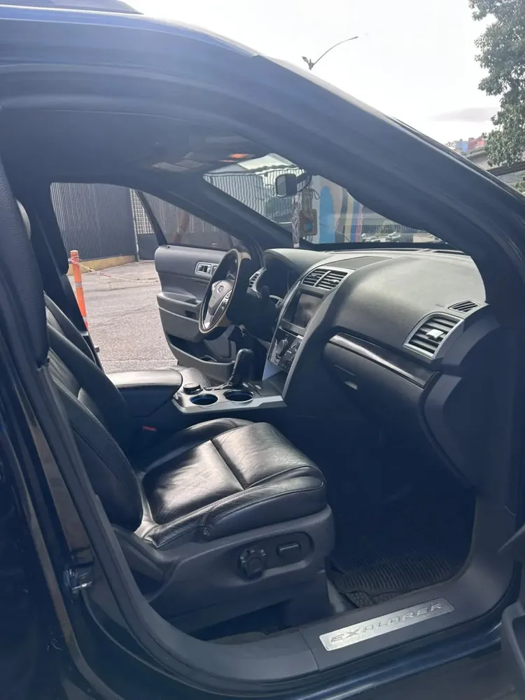 Vista 9 del vehículo: Ford Explorer