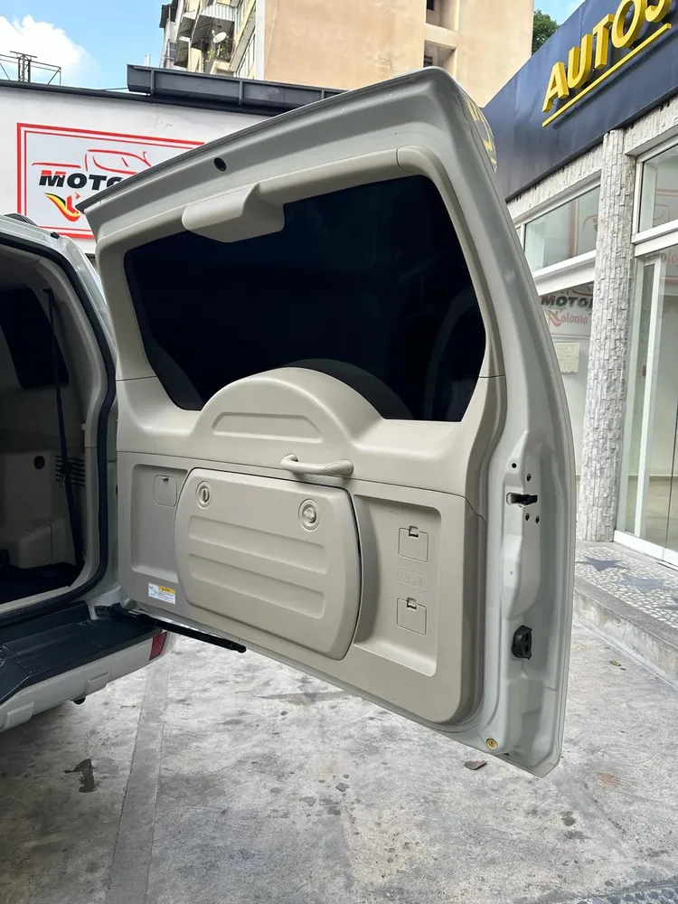 Vista 14 del vehículo: Mitsubishi Montero