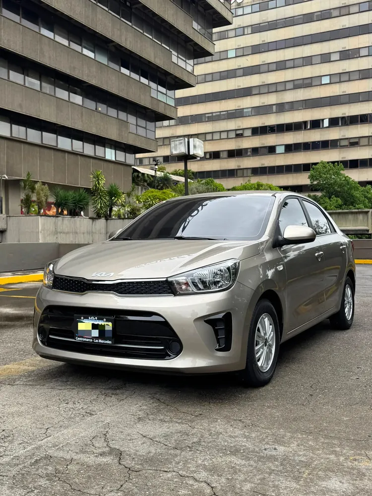 Vista 8 del vehículo: Kia Soluto