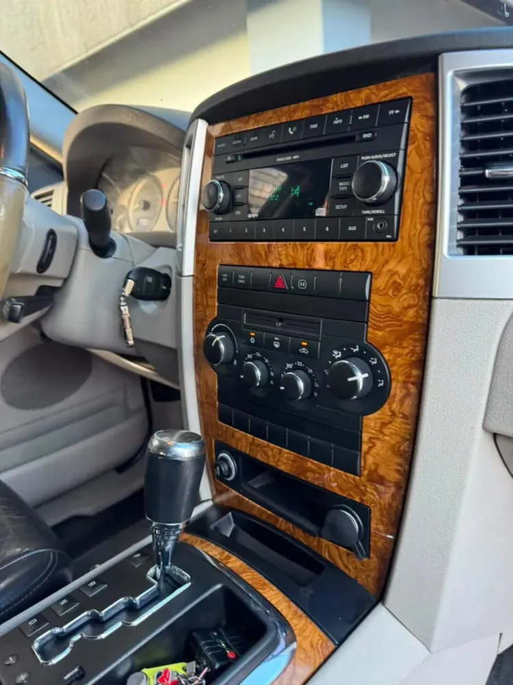 Vista 15 del vehículo: Jeep Limited