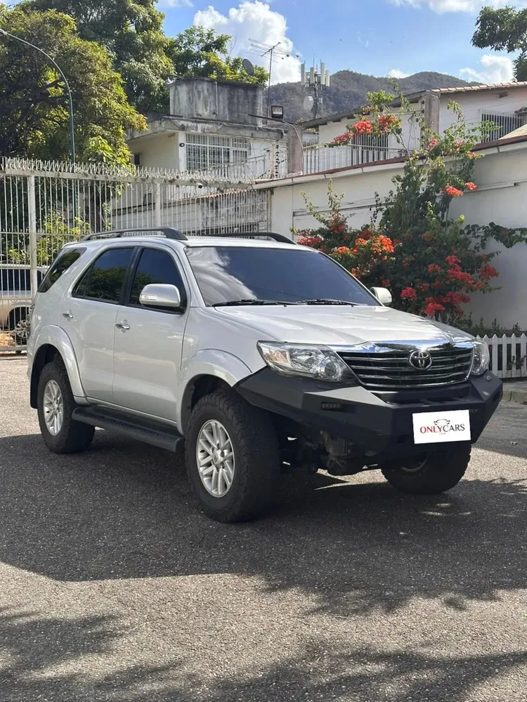 Vista 2 del vehículo: Fortuner 2015