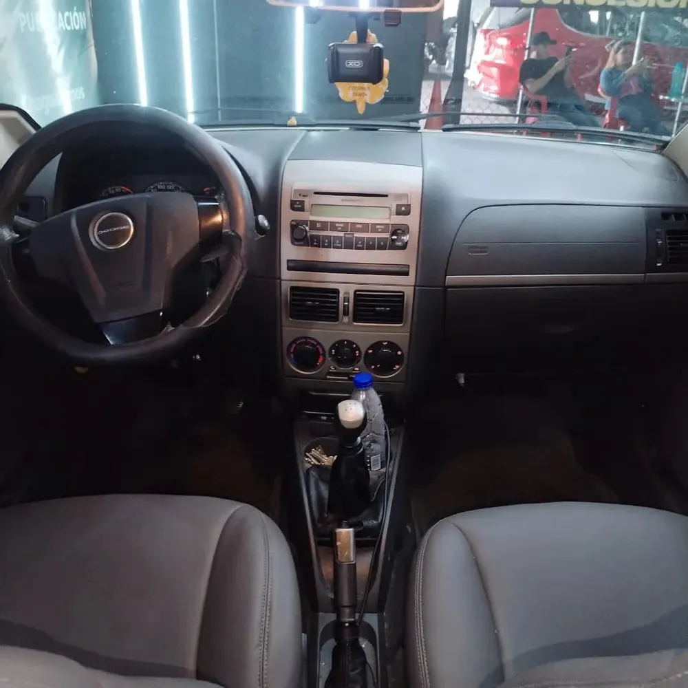 Vista 9 del vehículo: Dodge Forza