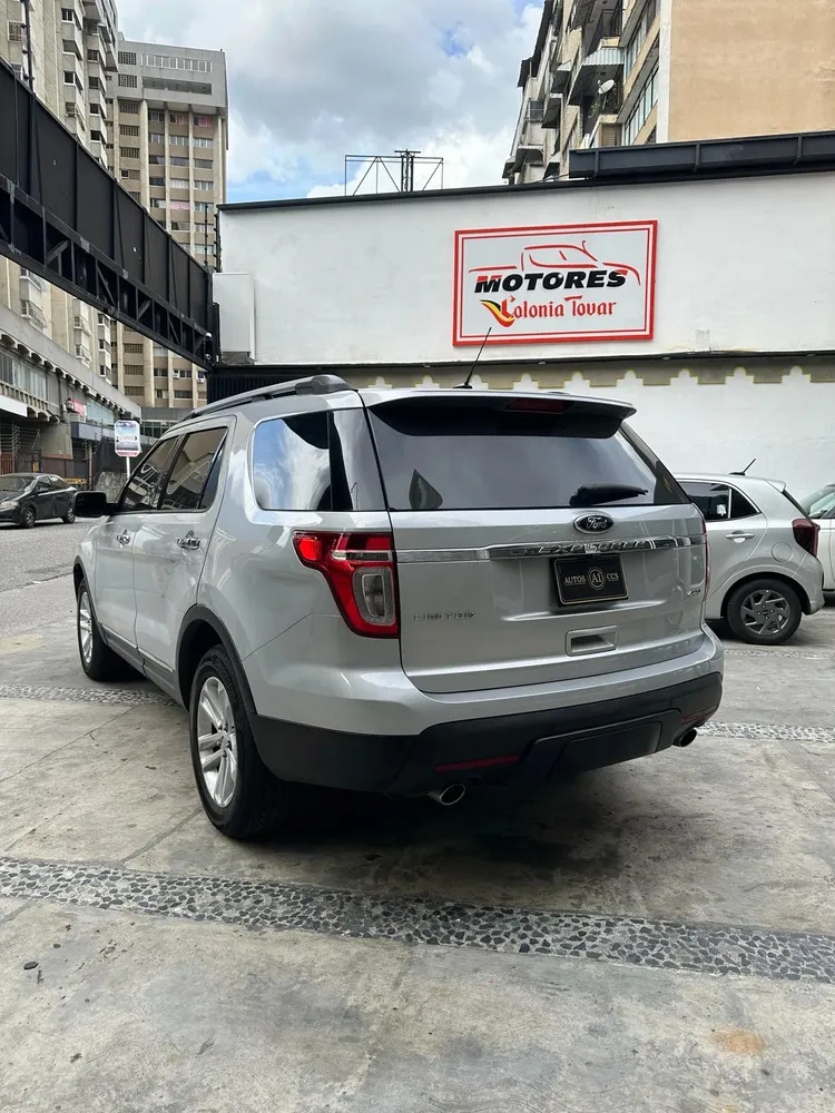 Vista 15 del vehículo: Ford Explorer