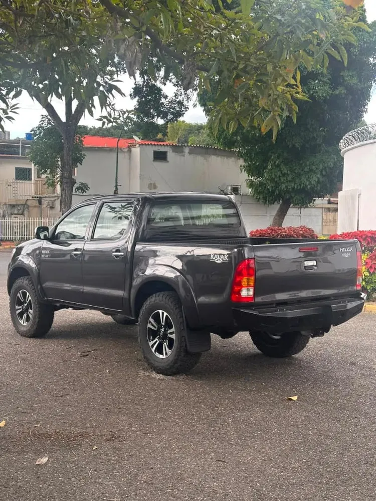Vista 4 del vehículo: Toyota Hilux
