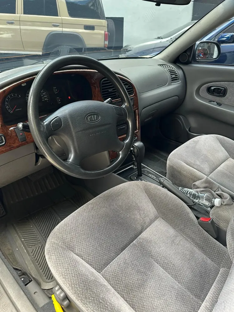 Vista 2 del vehículo: Kia Spectra