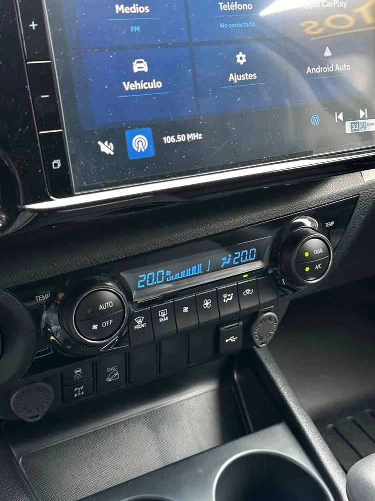 Vista 4 del vehículo: Toyota Hilux