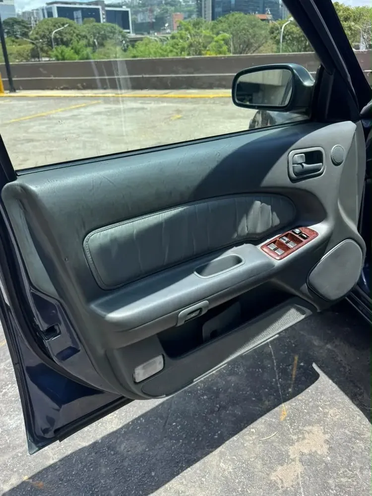 Vista 8 del vehículo: Nissan Máxima