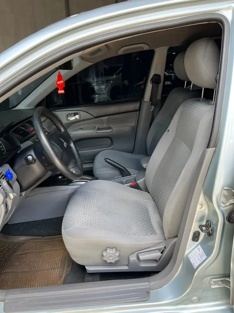 Vista 11 del vehículo: Mitsubishi Lancer