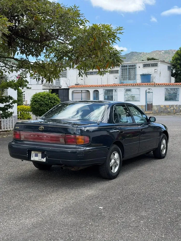 Vista 5 del vehículo: Toyota Camry