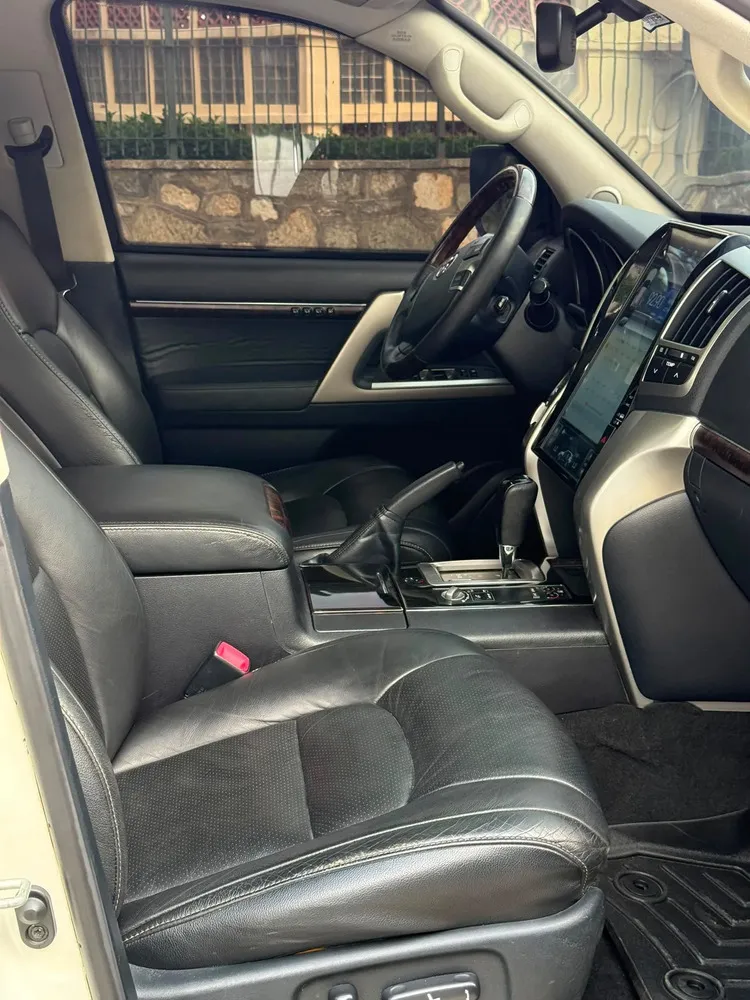 Vista 8 del vehículo: Toyota Lc200