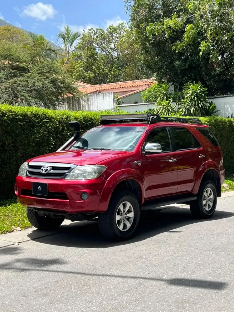 Toyota Fortuner 2008 - Vista principal