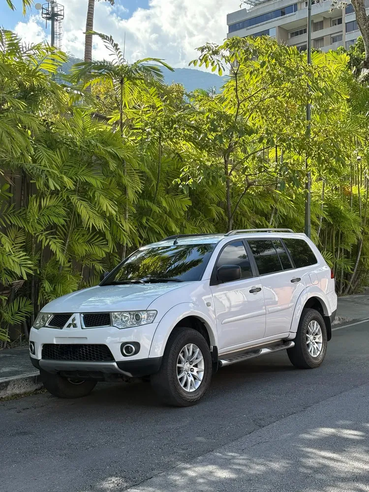 Mitsubishi Montero 2014 - Vista principal