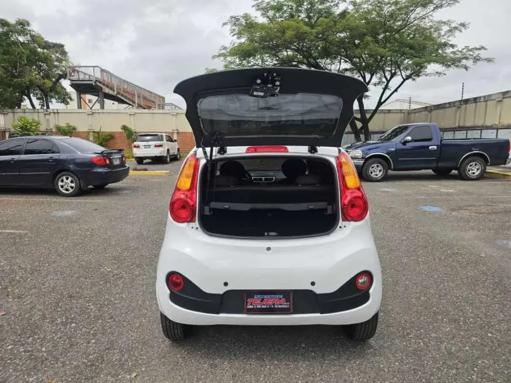 Vista 4 del vehículo: Chery Arauca
