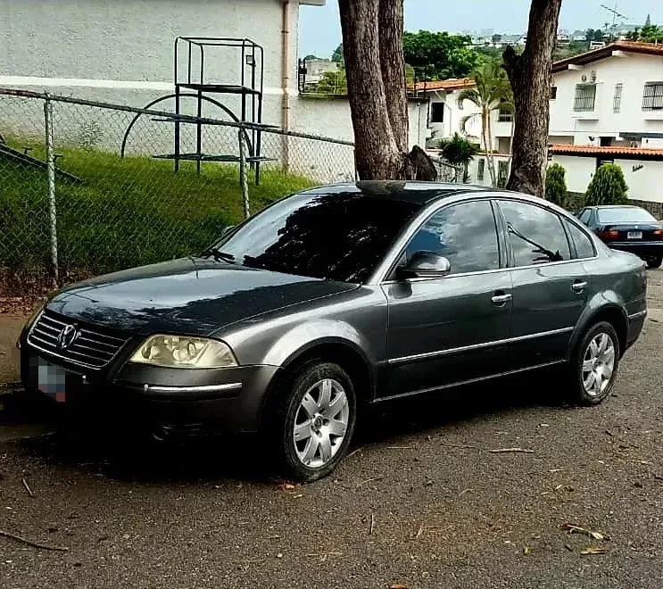 Volkswagen Passat - Foto 1