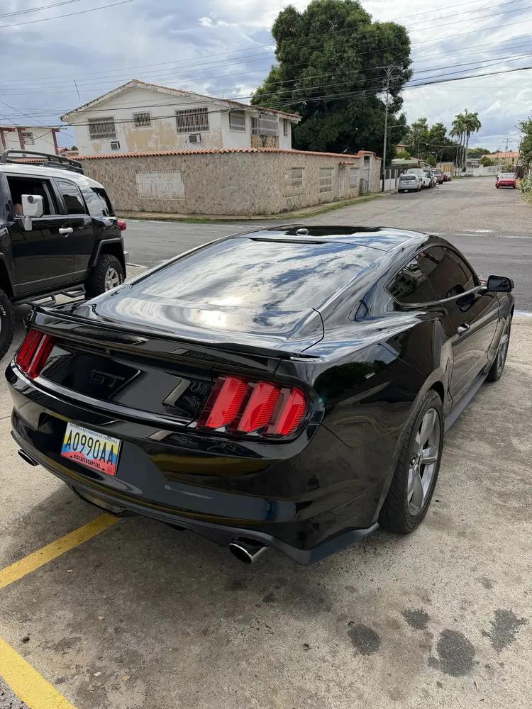 Vista 3 del vehículo: Mustang Gt