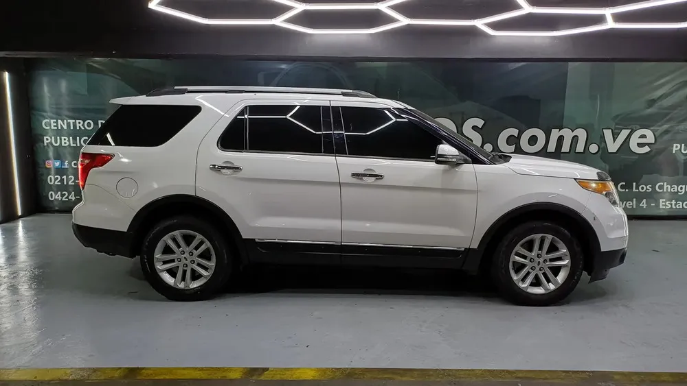 Vista 4 del vehículo: Ford Explorer