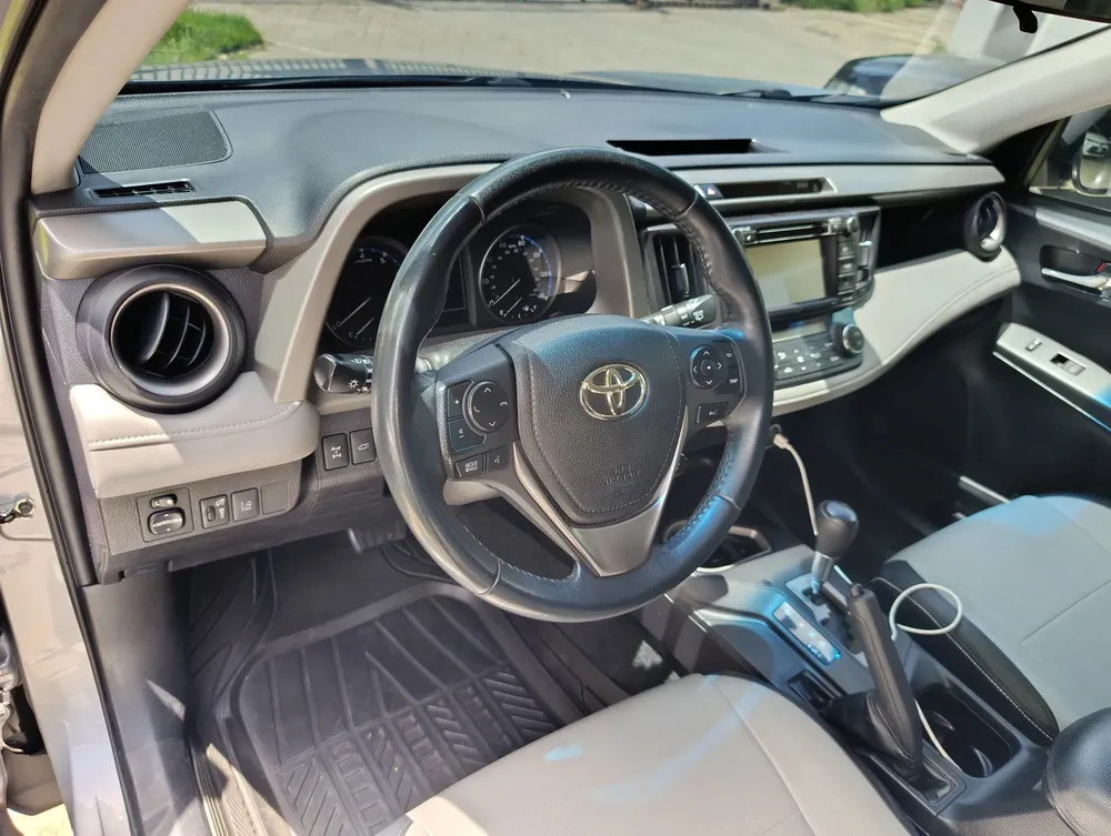 Vista 11 del vehículo: Toyota RAV4