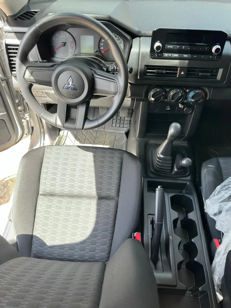Vista 15 del vehículo: Mitsubishi L200