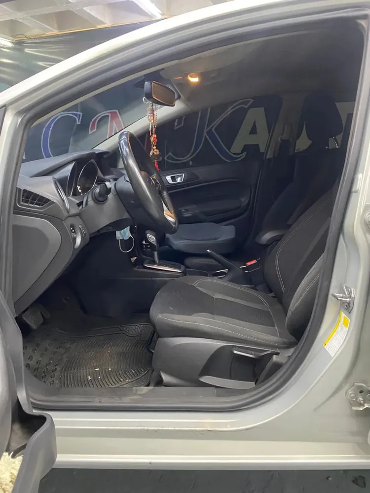 Vista 6 del vehículo: Ford Fiesta