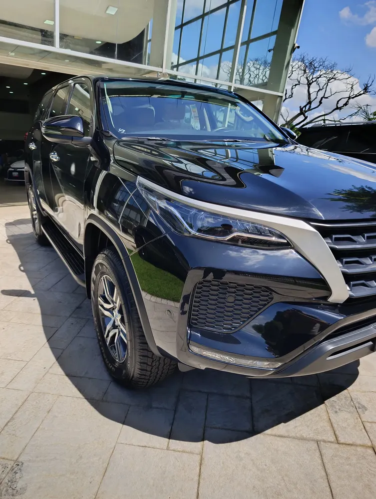 Vista 10 del vehículo: Toyota Fortuner