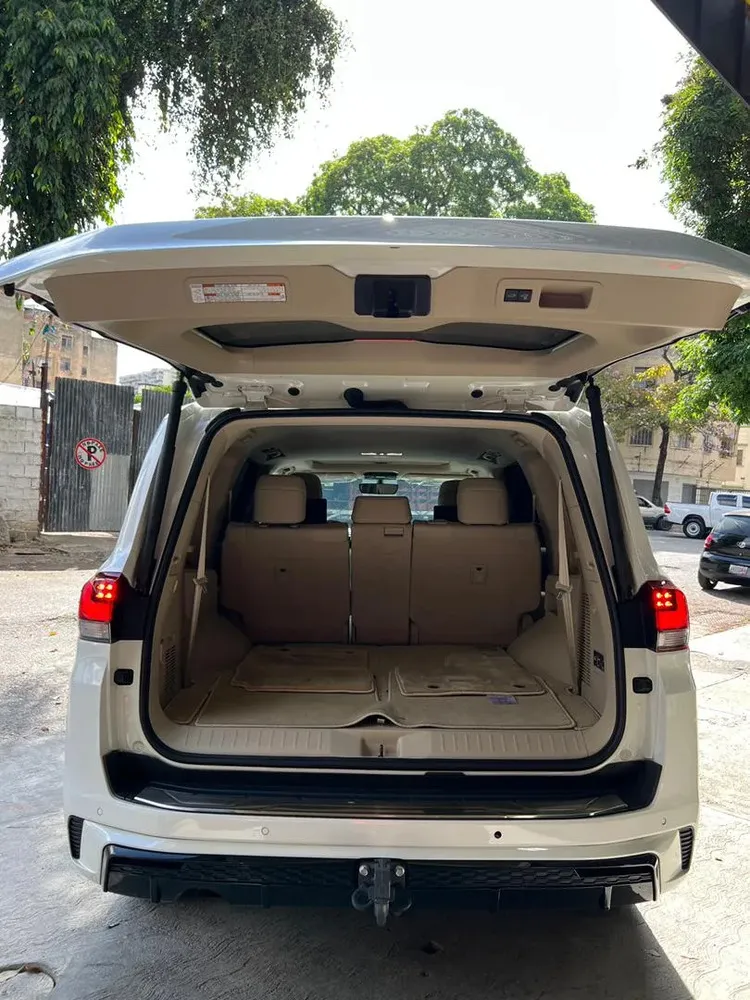 Vista 7 del vehículo: Toyota Lc300