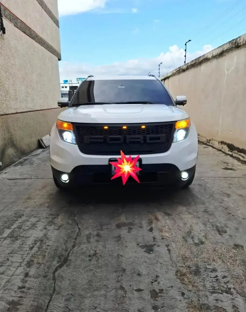 Vista 7 del vehículo: Ford Explorer