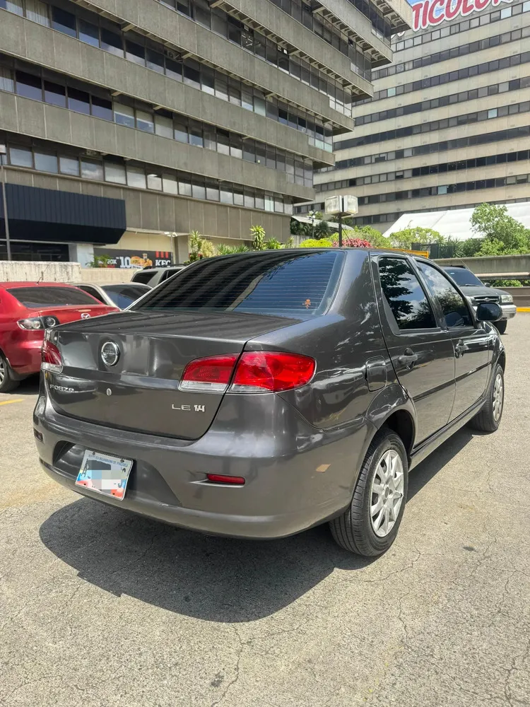 Vista 3 del vehículo: Dodge Forza