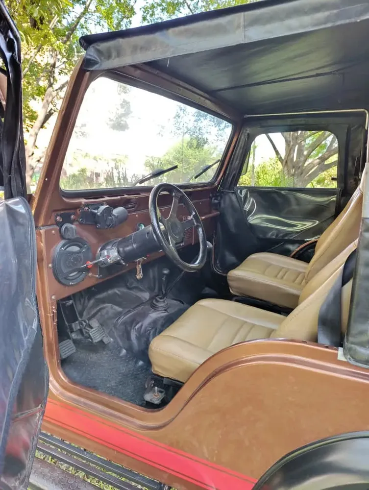 Vista 17 del vehículo: Jeep CJ-5