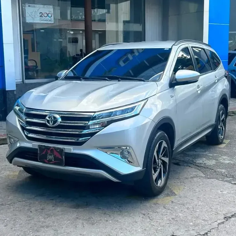 Vista 3 del vehículo: Toyota Rush