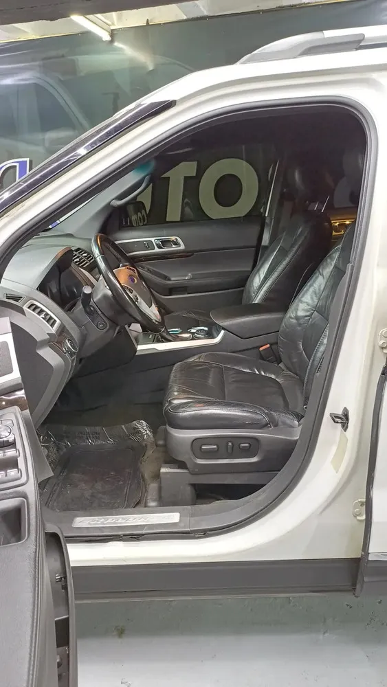 Vista 8 del vehículo: Ford Explorer