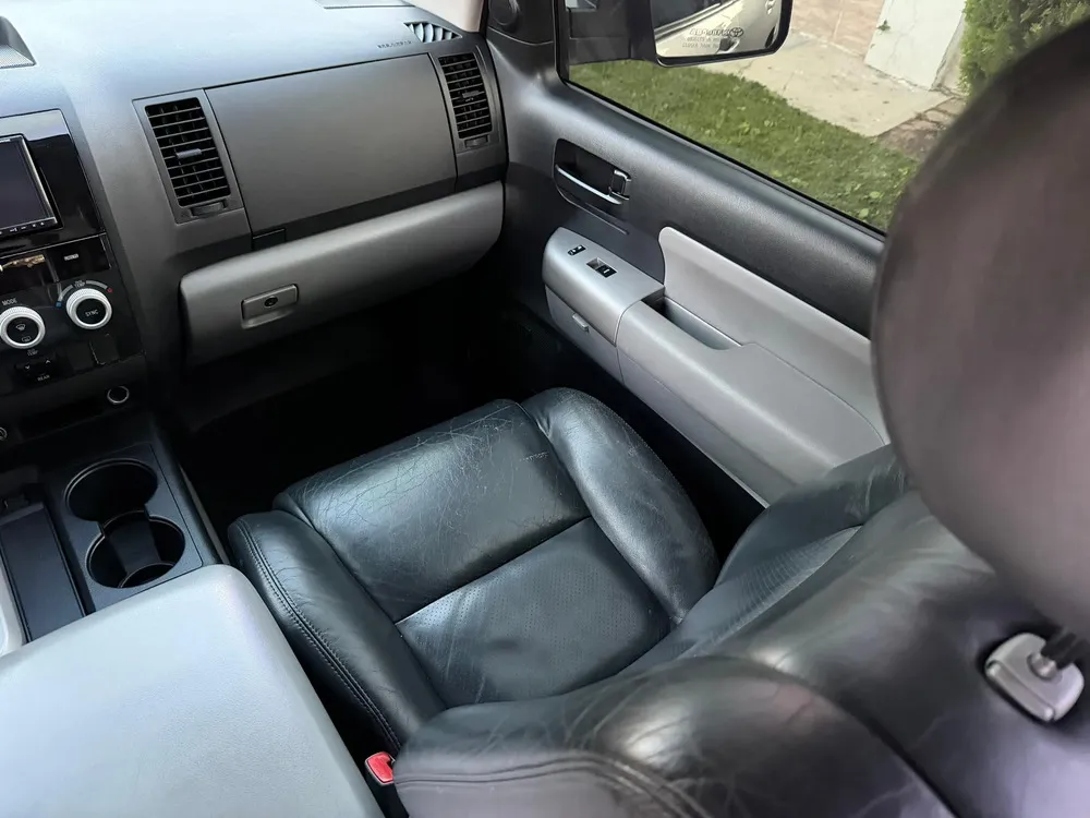 Vista 6 del vehículo: Toyota Sequoia