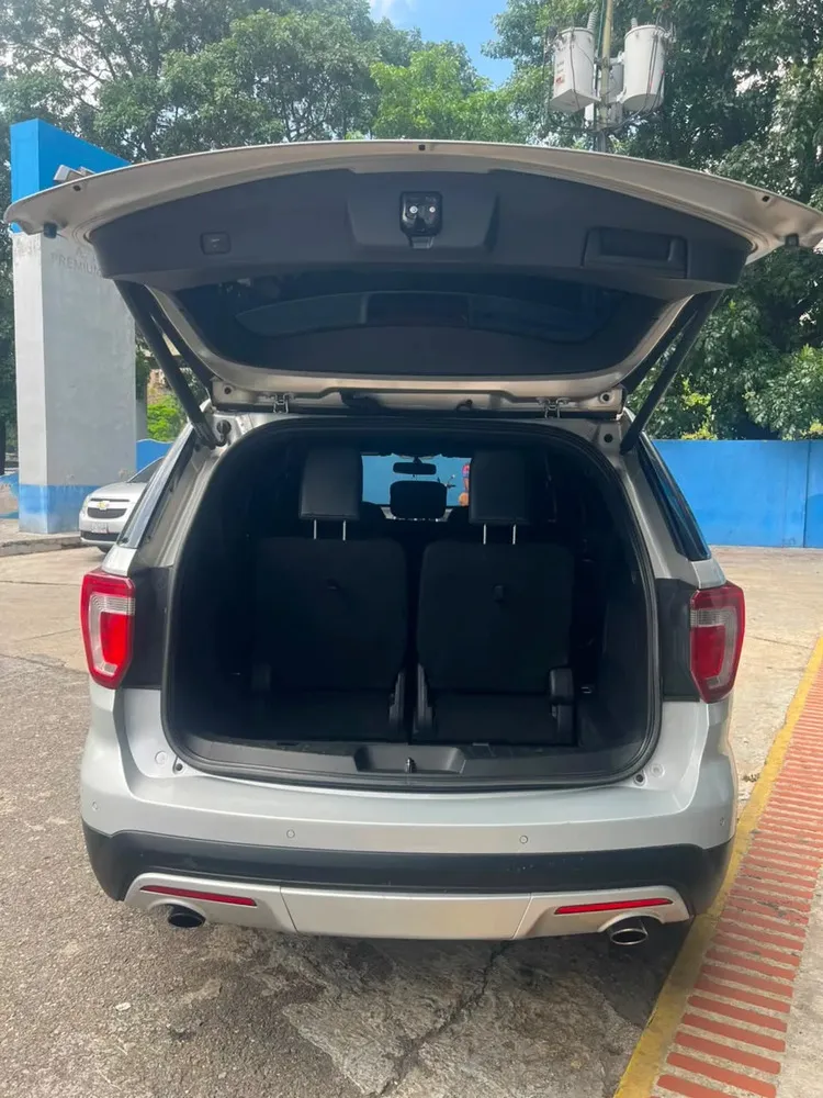 Vista 6 del vehículo: Ford Explorer