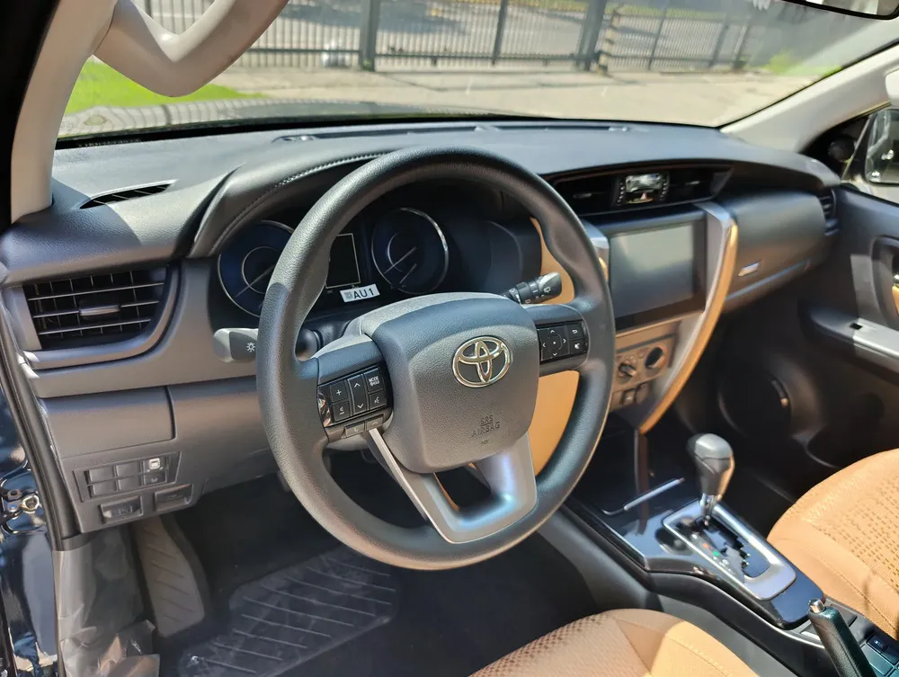 Vista 13 del vehículo: Toyota Fortuner