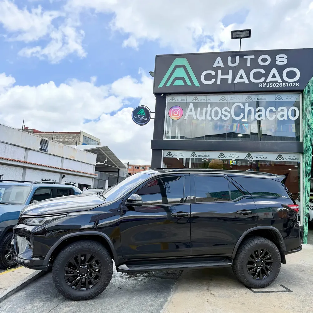Vista 3 del vehículo: Toyota Fortuner