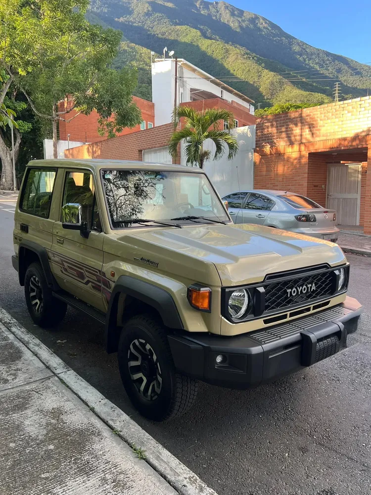 Vista 4 del vehículo: Toyota Machito