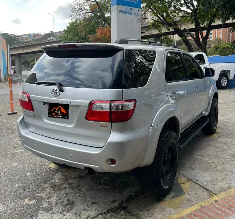 Vista 13 del vehículo: Toyota Fortuner