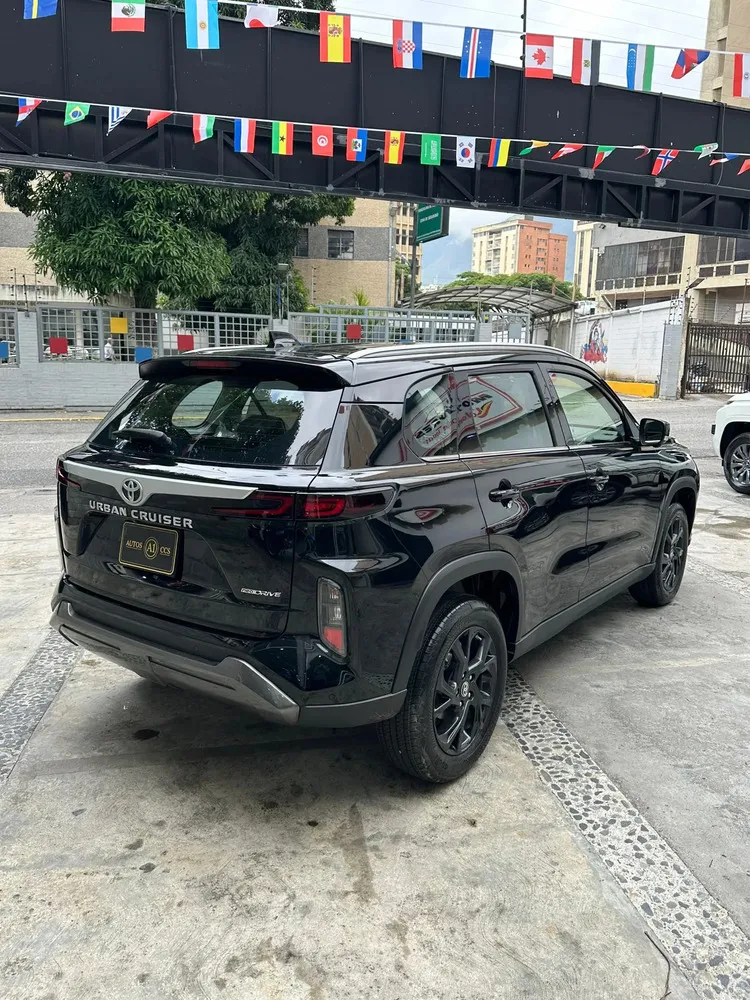 Vista 2 del vehículo: Toyota Urban