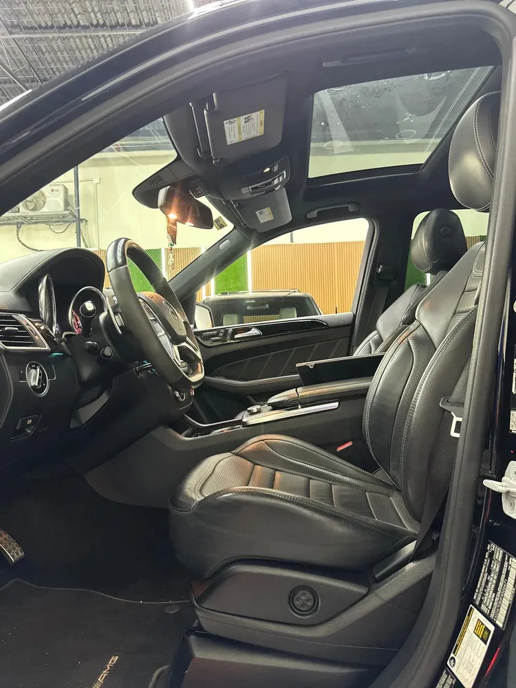 Vista 4 del vehículo: Mercedes Ml63