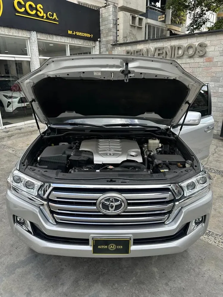 Vista 12 del vehículo: Toyota Land Cruiser