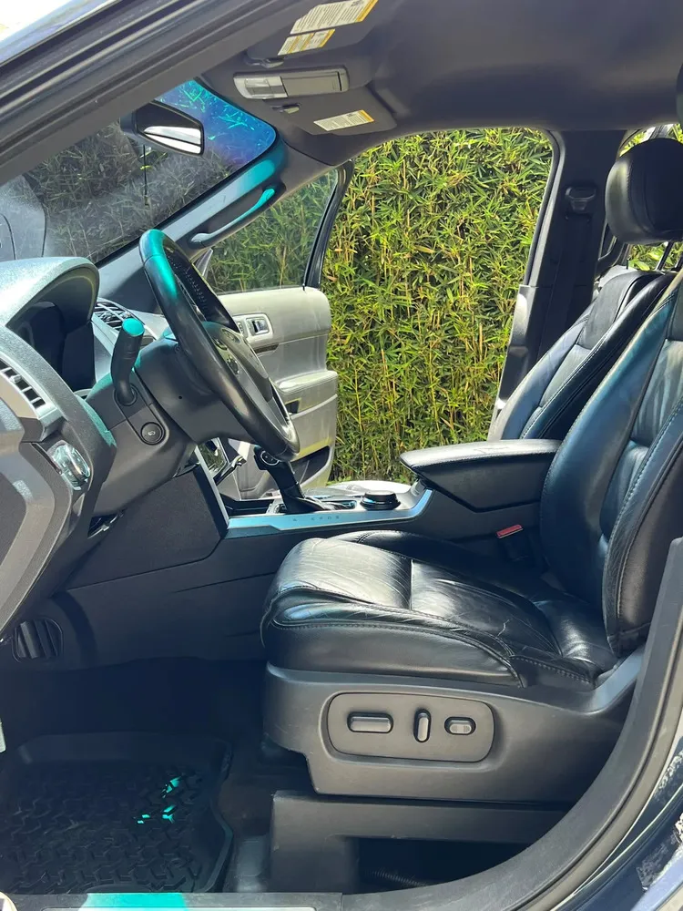 Vista 14 del vehículo: Ford Explorer