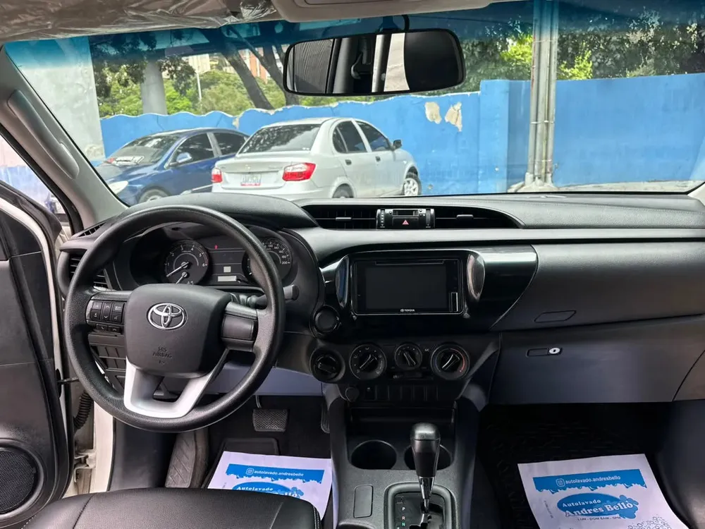 Vista 12 del vehículo: Toyota Hilux