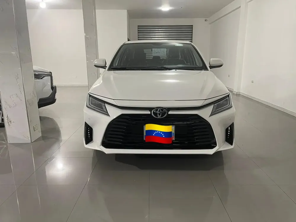 Vista 2 del vehículo: Toyota Yaris