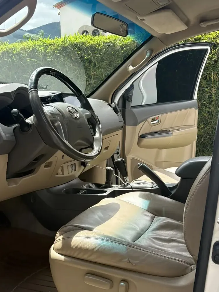 Vista 15 del vehículo: Toyota Fortuner