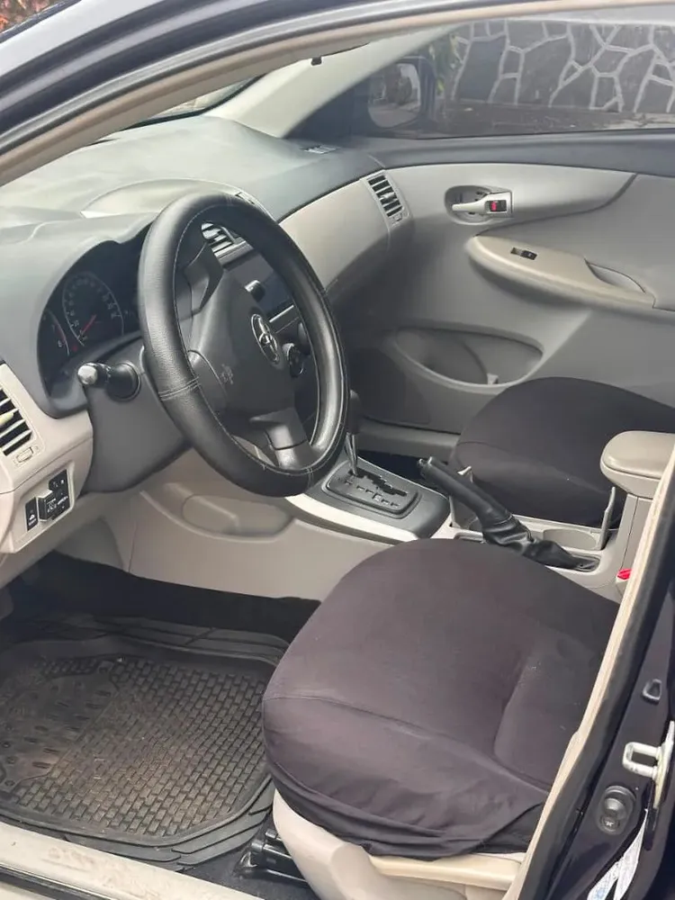 Vista 8 del vehículo: Toyota Corolla