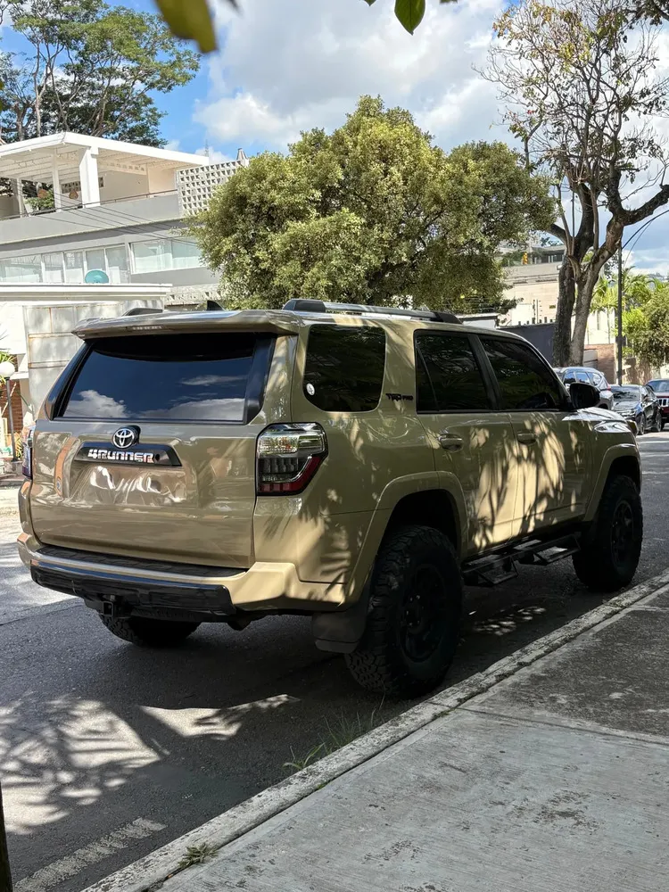 Vista 16 del vehículo: Toyota 4Runner