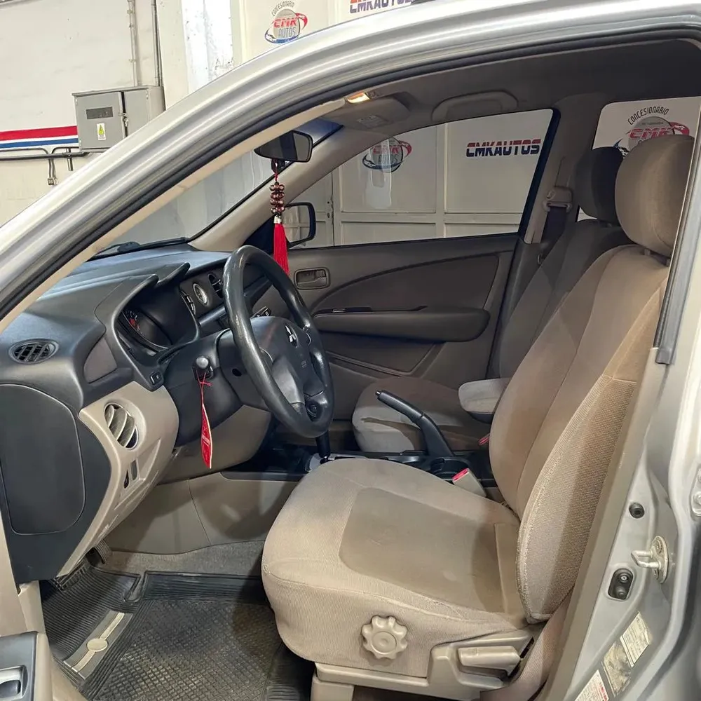Vista 8 del vehículo: Mitsubishi Outlander