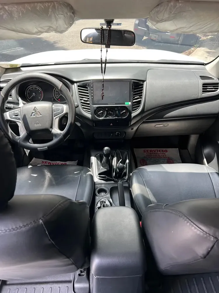Vista 7 del vehículo: Mitsubishi L200